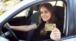 El exceso de velocidad o conducir sin licencia de conducción al día son algunas de las infracciones más comunes que generan multas